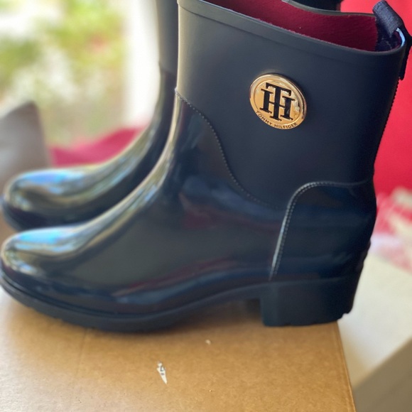 ☔️ BOOTS NWOB - Picture 4 of 7